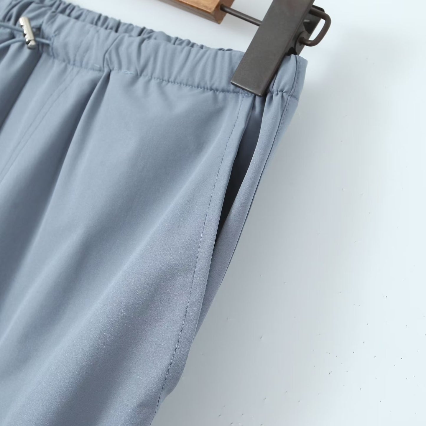 Monos de longitud media para mujer, pantalones casuales con cintura elástica y correa en el tobillo