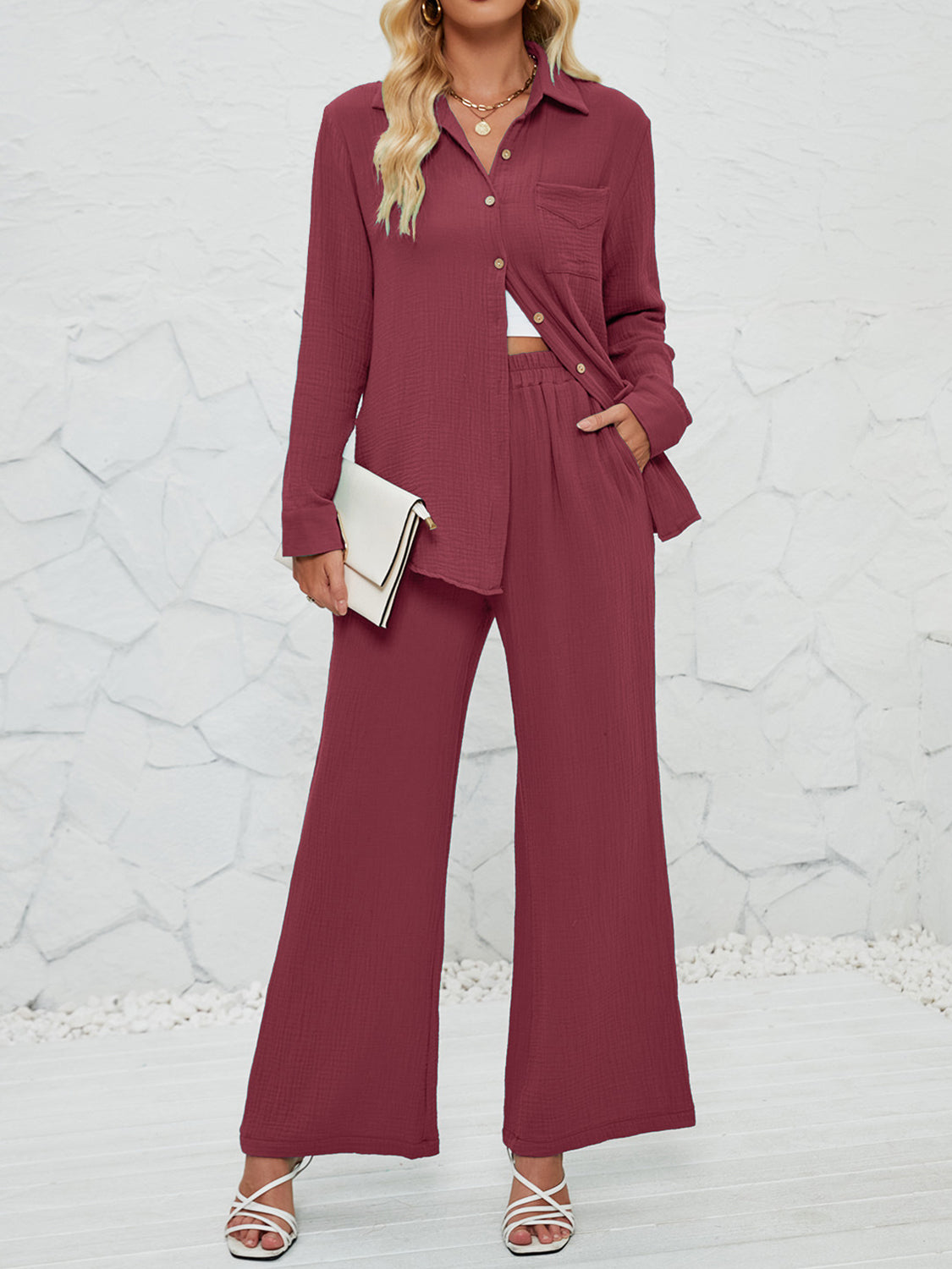 Ensemble chemise et pantalon boutonnés texturés