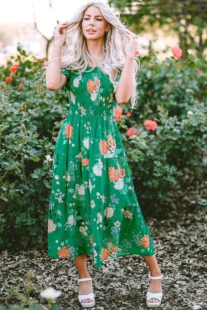 Robe midi smockée à plusieurs niveaux et imprimé floral vert