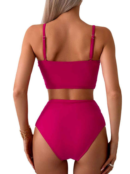 Conjunto de bikini con tirantes finos retorcidos