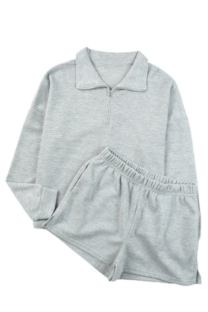 Ensemble sweat-shirt zippé côtelé gris et short taille haute