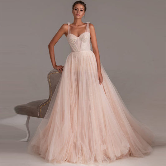 Robe de mariée couleur champagne avec bretelles