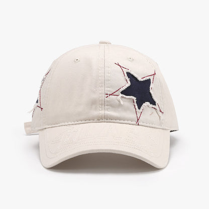 Gorra ajustable con estrella y dobladillo sin rematar