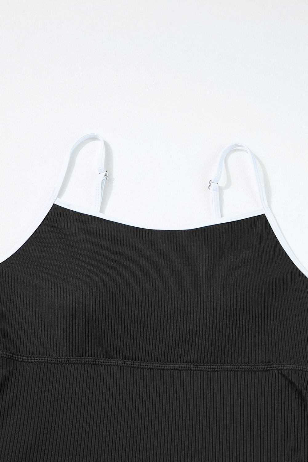 Robe de bain une pièce sportive côtelée noire à bretelles spaghetti