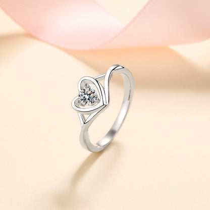 Anillo de plata de ley 925 con corazón de moissanita