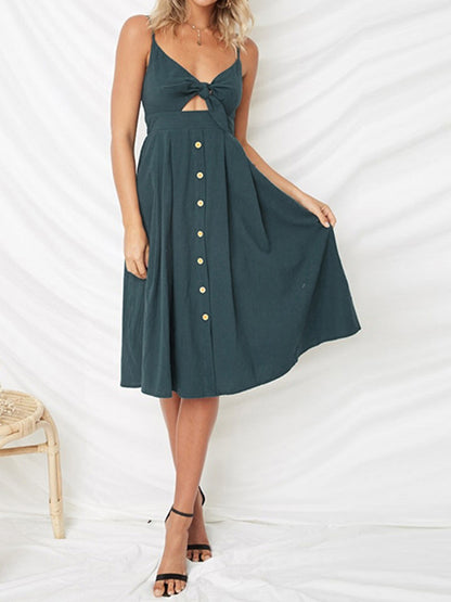 Robe caraco smockée à décolleté en cœur et découpe