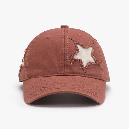 Gorra ajustable con estrella y dobladillo sin rematar