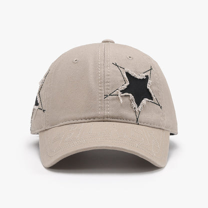 Gorra ajustable con estrella y dobladillo sin rematar