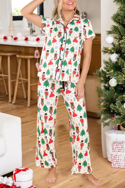 Ropa de dormir de dos piezas con botones y estampado navideño blanco