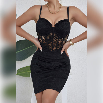 Robe décolletée en V profond, coupe basse, sexy, hanche, découpe, couture en dentelle