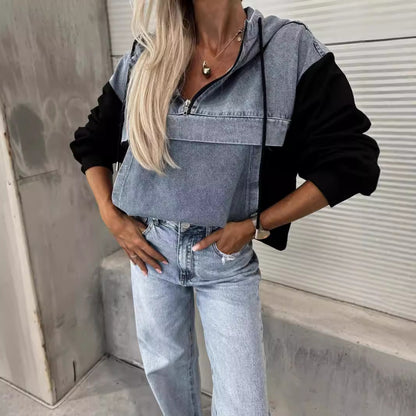 Pull à capuche pour femme avec coutures en denim et lavage à l'eau