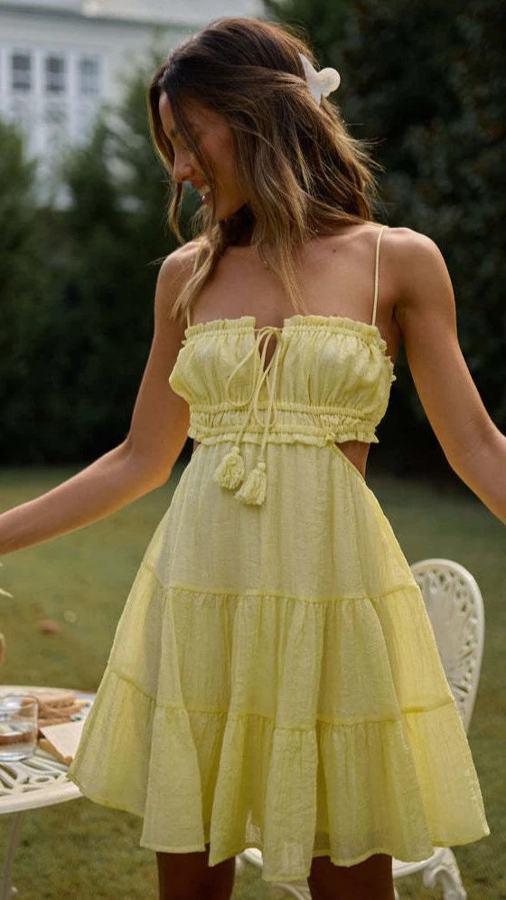 Vestido de mujer corto sin espalda con cuello descubierto y tirantes de verano para mujer