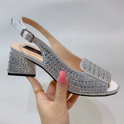 Sandales de luxe à la mode Top Designers italiens 2023 Party Bright Diamond Uppers Chaussures d'été pour femmes avec talons hauts Nigeria