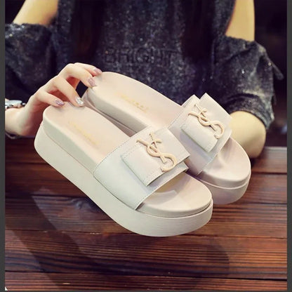 Women Platform Slippers 2023 Summer Luxury Korean Fashion Open Toe Low Heel outdoor Ladies Flip-Flops Girls Beach Sandals.