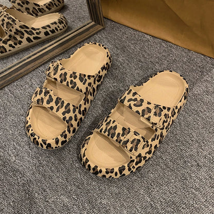 Zapatillas de verano para mujer, zapatillas de plataforma con estampado de leopardo, sandalias informales de suela gruesa para interiores y exteriores, zapatos de playa para parejas