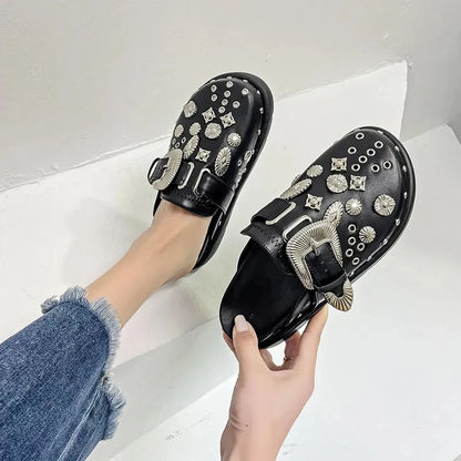 Zapatillas de verano para mujer, zapatos de plataforma con remaches Punk Rock de cuero, accesorios creativos de Metal, zapatos informales de fiesta, toboganes para mujer al aire libre