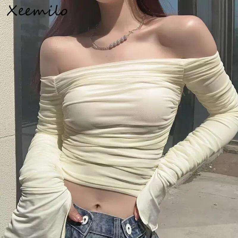 Xeemilo-Camiseta de malla fruncida de manga larga para mujer, blusa Sexy ceñida con hombros descubiertos, ropa de calle, Tops cortos, camisetas elegantes sólidas de verano 2023