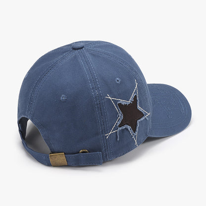 Gorra ajustable con estrella y dobladillo sin rematar