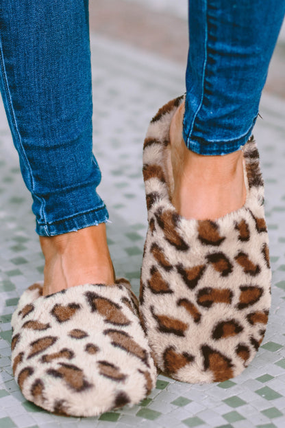 Pantuflas de casa peludas con estampado de leopardo camel