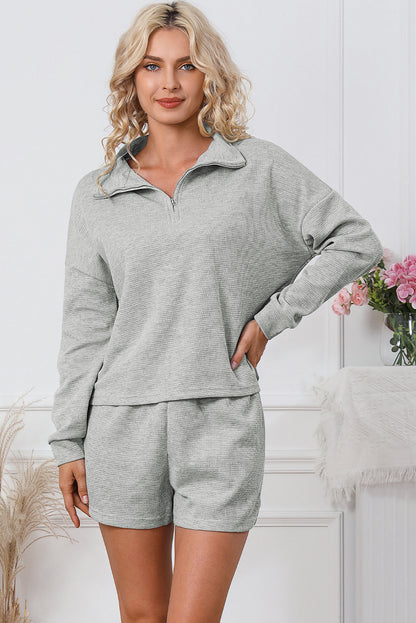 Ensemble sweat-shirt zippé côtelé gris et short taille haute