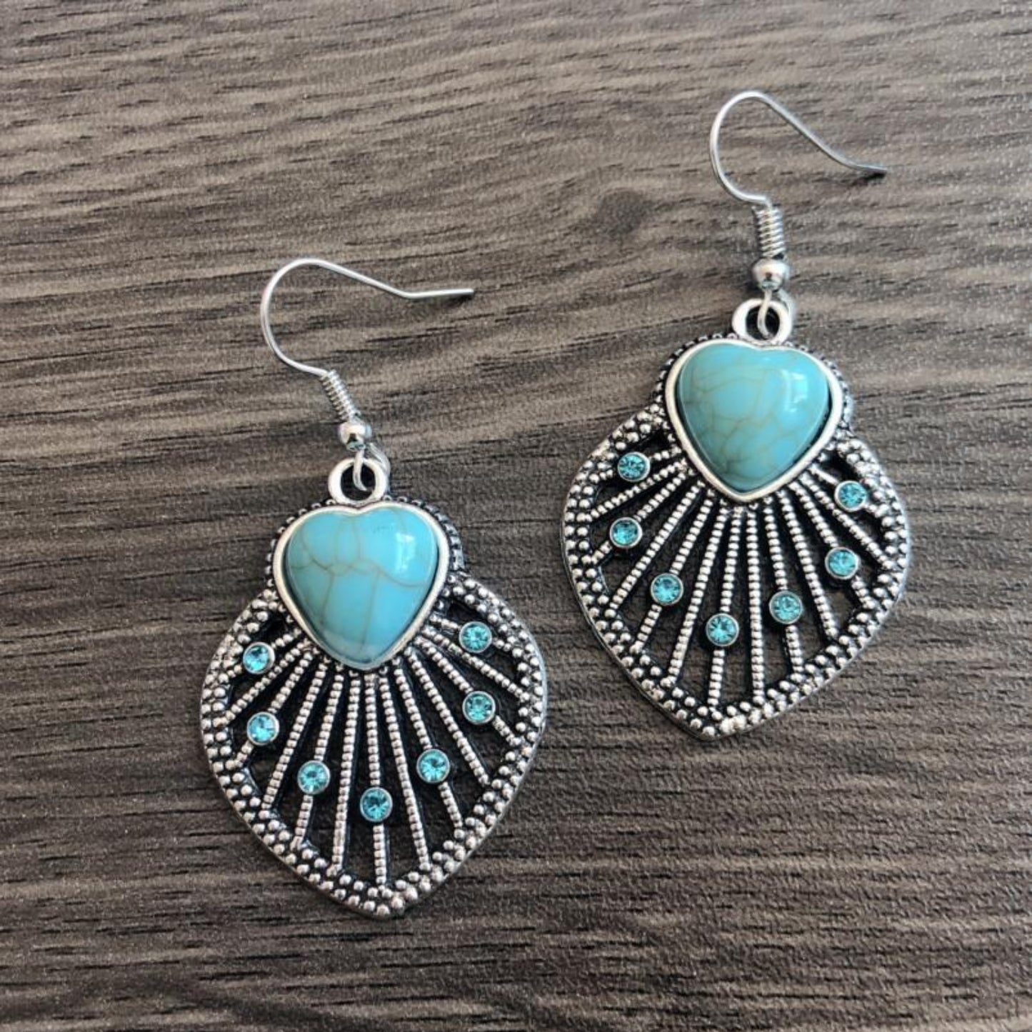 Pendientes con forma de corazón y hoja de diamantes de imitación de color turquesa artificial