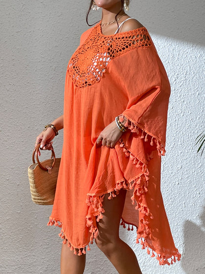 Vestido tipo pareo con cuello redondo y abertura con borlas