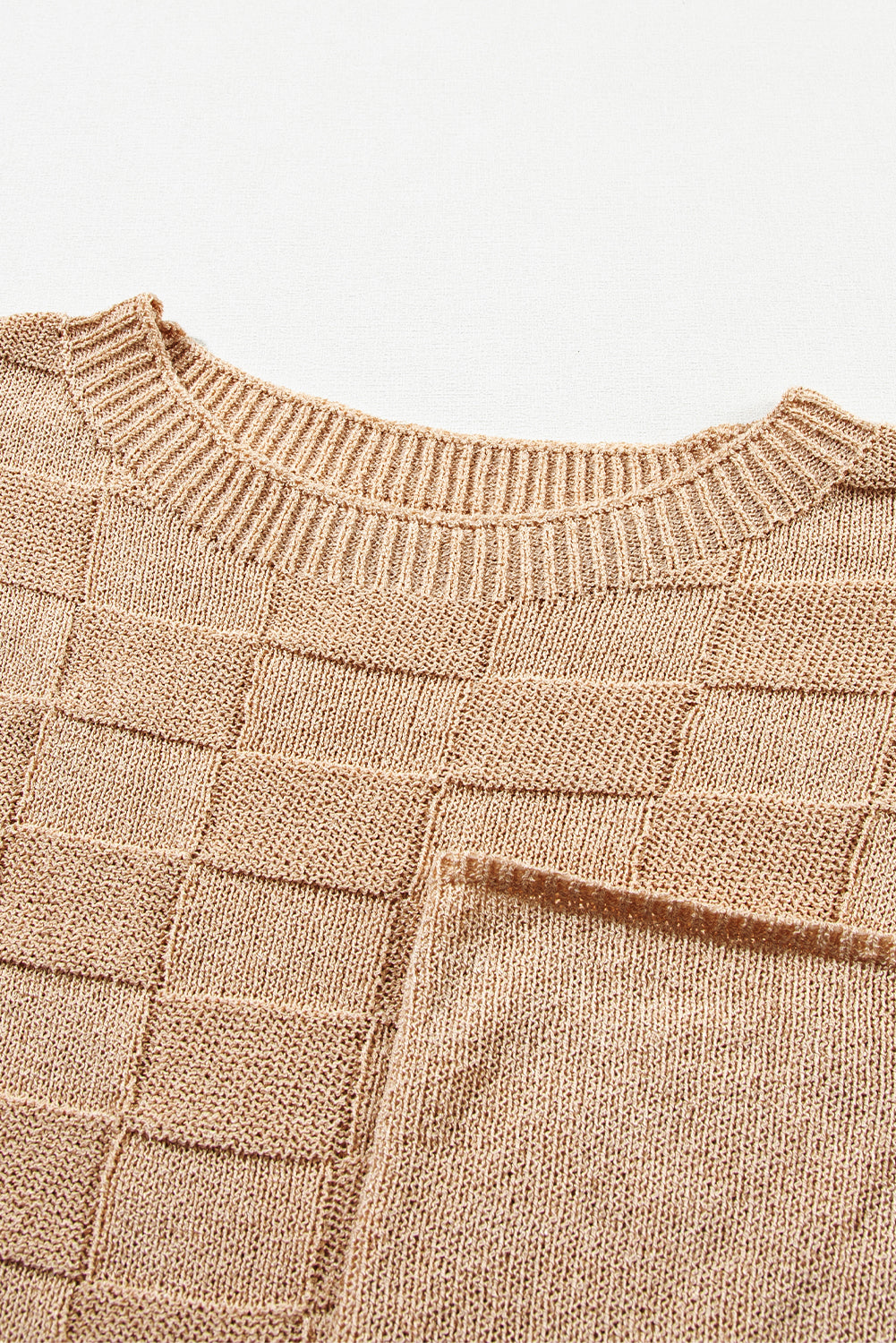 Pull à manches courtes en tricot texturé en treillis rose poussiéreux